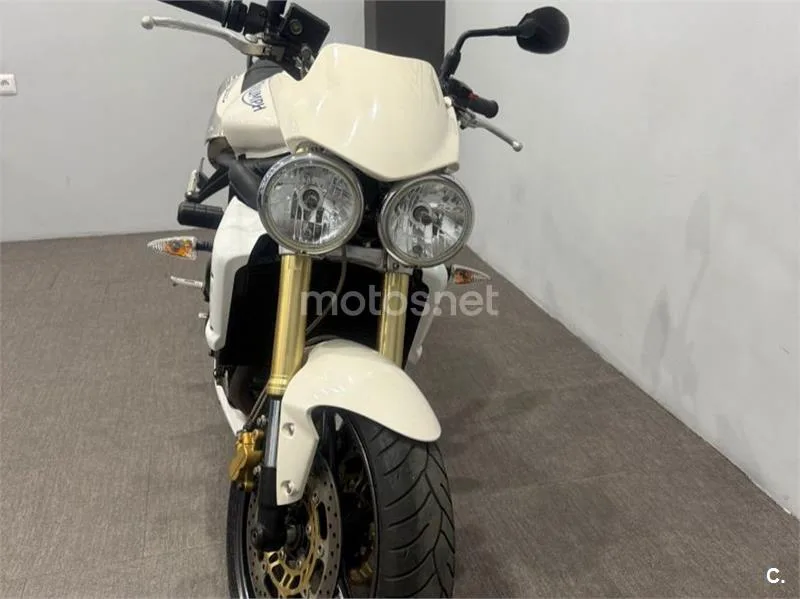 Triumph Street Triple - Vista 7