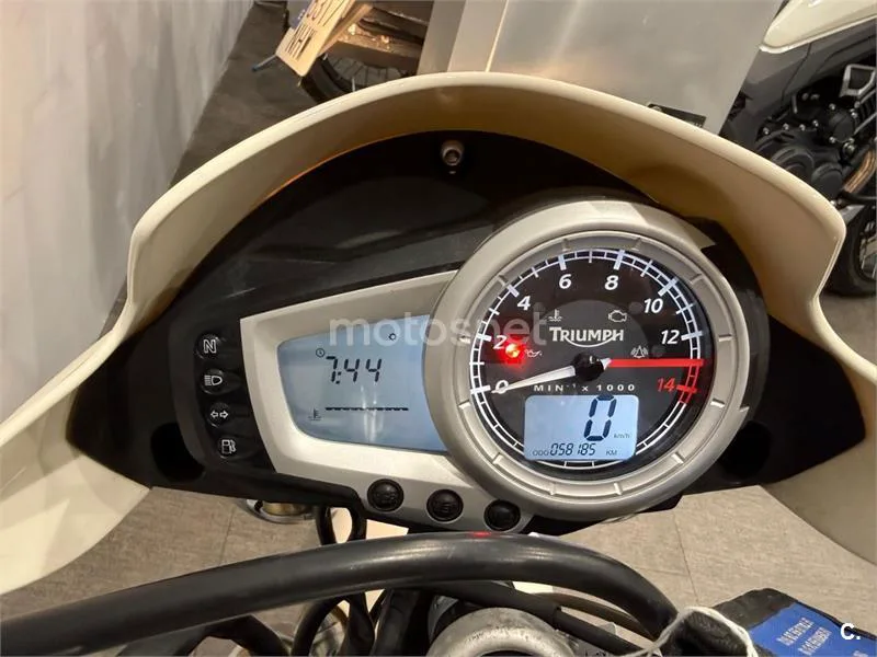 Triumph Street Triple - Vista 8