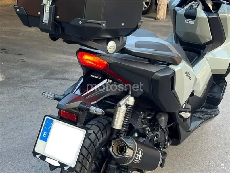 Honda ADV350 - Vista 4