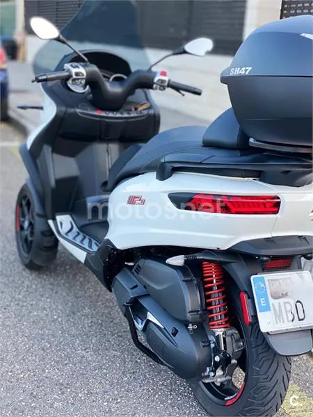 Piaggio MP3 400 - Vista 3