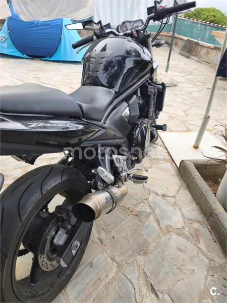 Suzuki Bandit 650 - Vista 3
