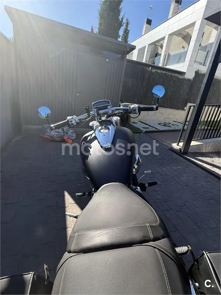 Suzuki Intruder M1800R - Vista 5