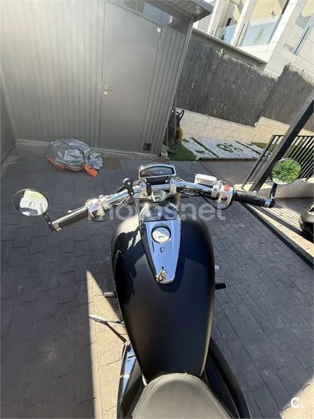 Suzuki Intruder M1800R - Vista 6