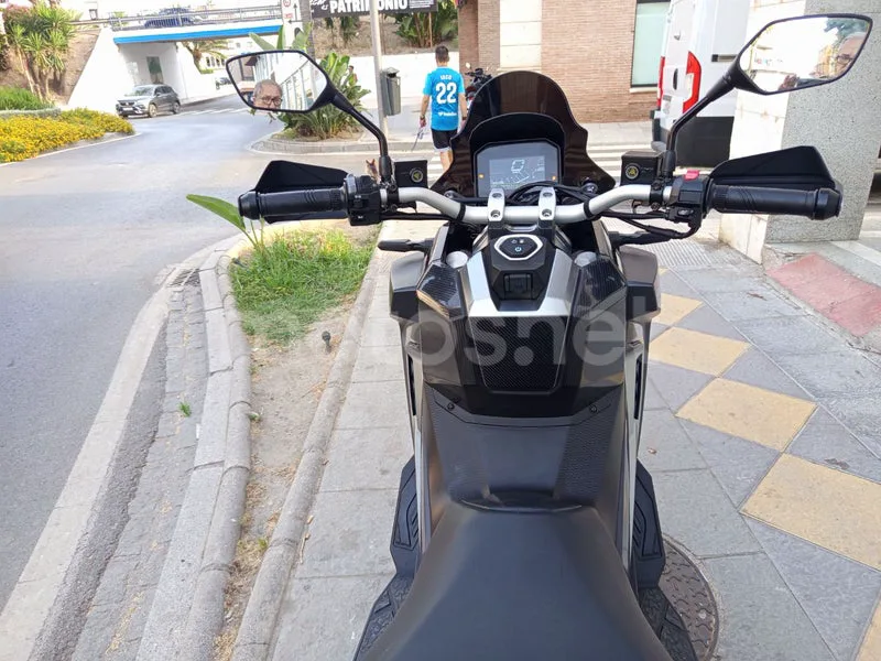 SYM ADXTG 400 - Vista 7