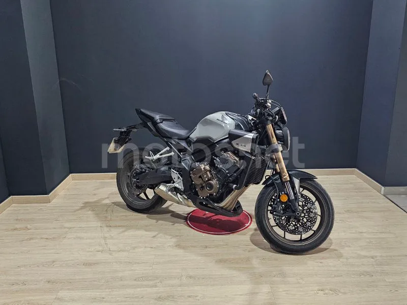 Honda CB650R - Vista 7