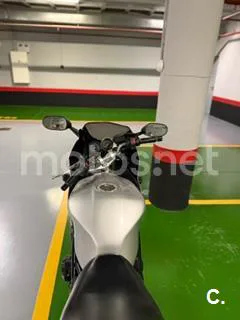 Yamaha FZS600 Fazer - Vista 3