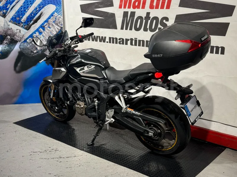 Honda CB650R - Vista 4
