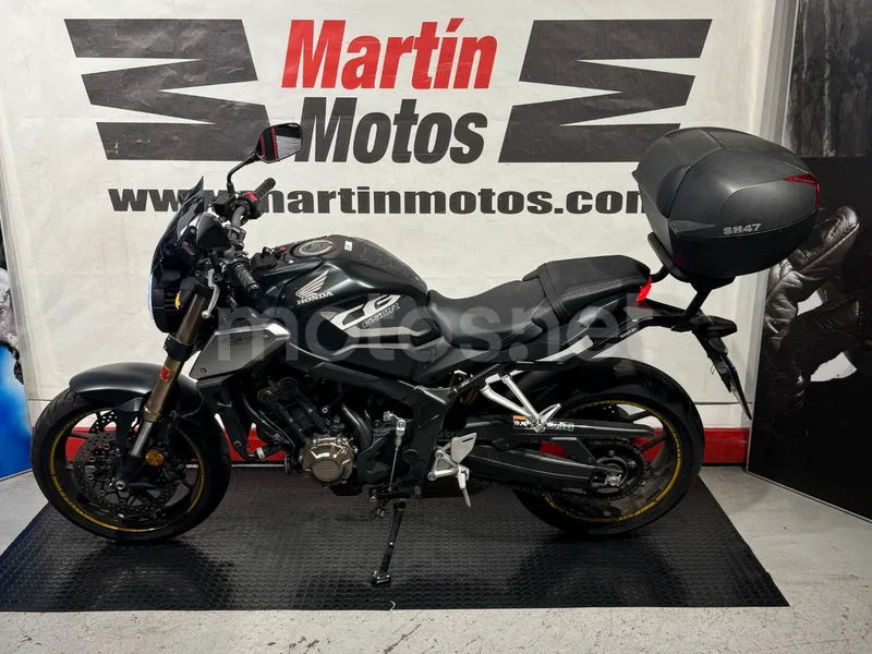 Honda CB650R - Vista 5