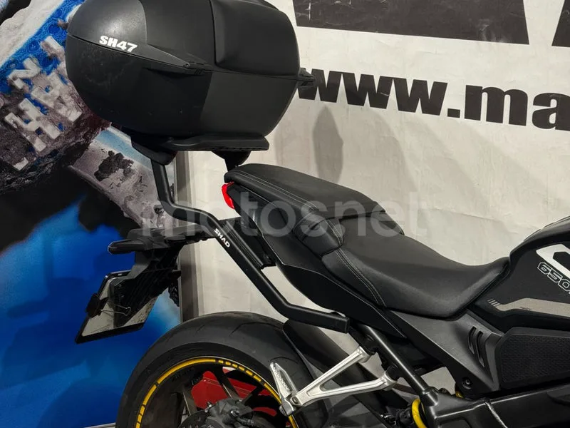 Honda CB650R - Vista 7