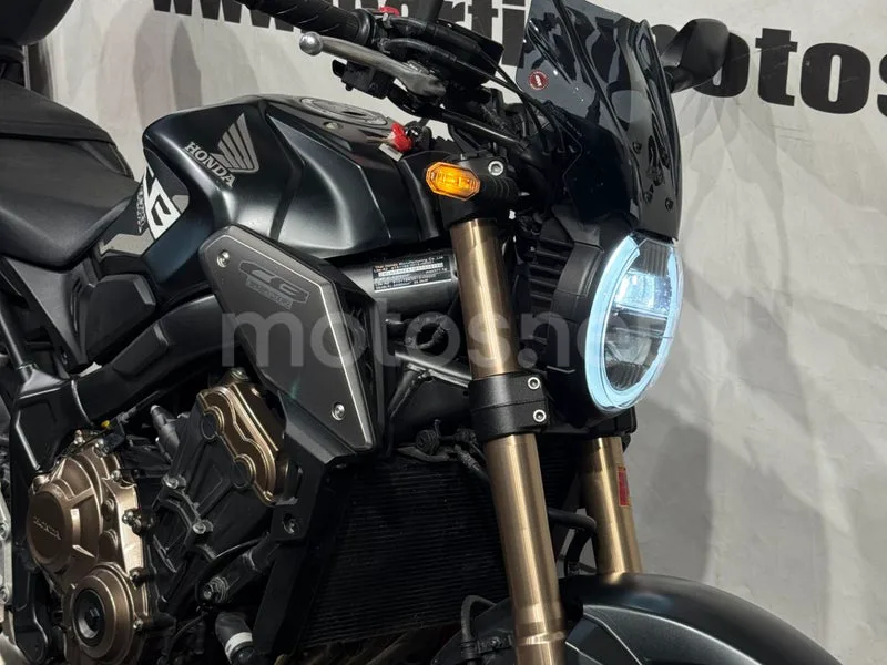 Honda CB650R - Vista 9