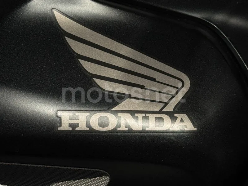Honda CB650R - Vista 10