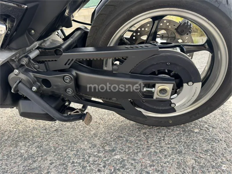 Yamaha TMAX - Vista 14