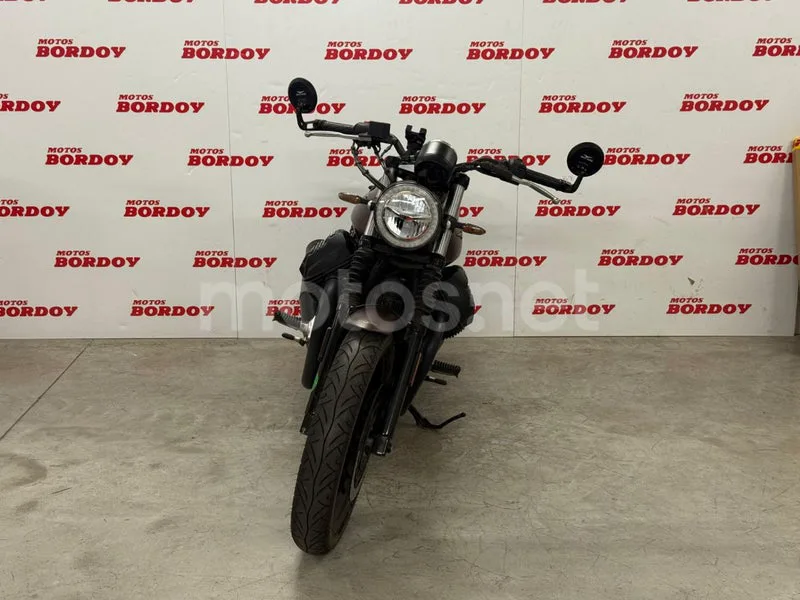 Moto Guzzi V7 III - Vista 4