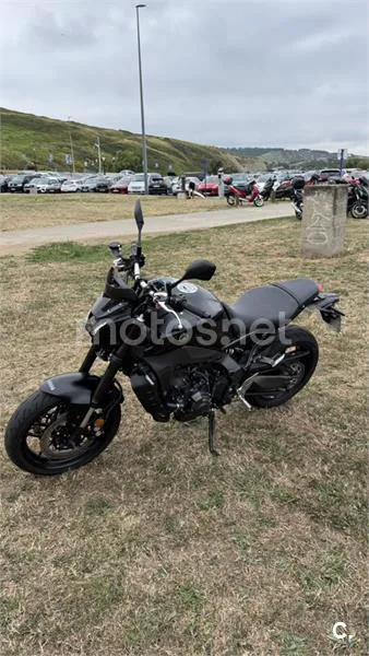 Yamaha MT-09 - Vista 8