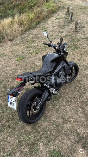Yamaha MT-09 - Vista 10