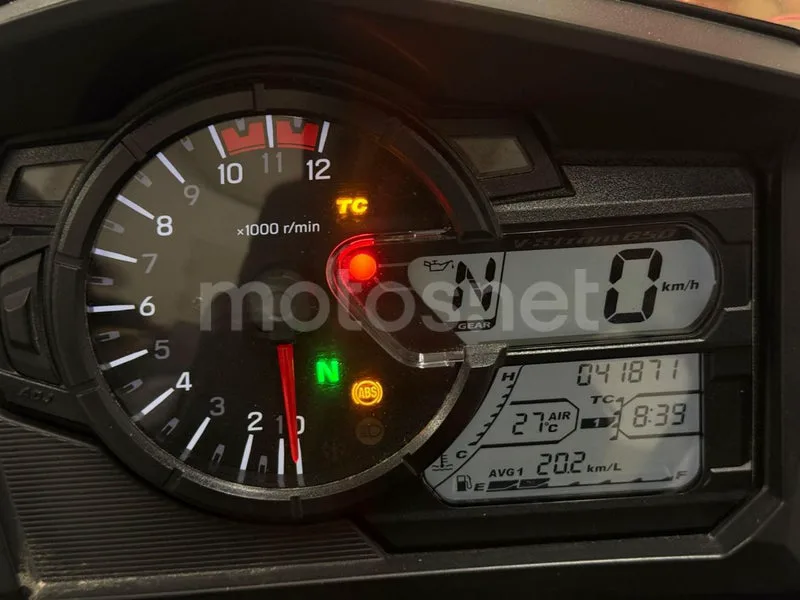 Suzuki V-Strom 650XT - Vista 8