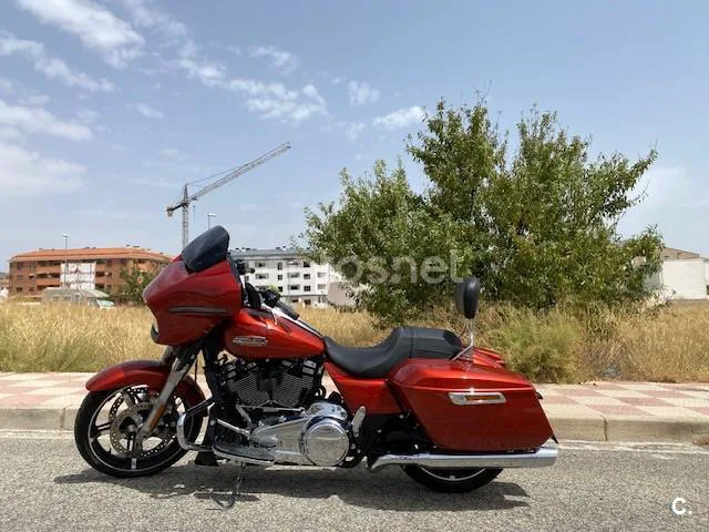 Harley-Davidson Street Glide - Vista 13