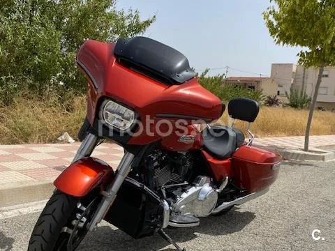 Harley-Davidson Street Glide - Vista 14