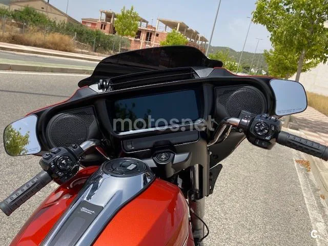 Harley-Davidson Street Glide - Vista 17