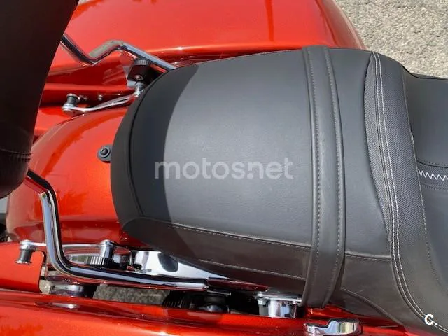 Harley-Davidson Street Glide - Vista 19