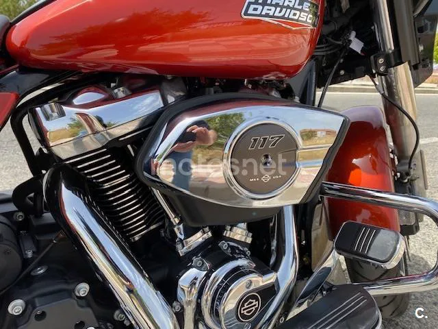 Harley-Davidson Street Glide - Vista 20