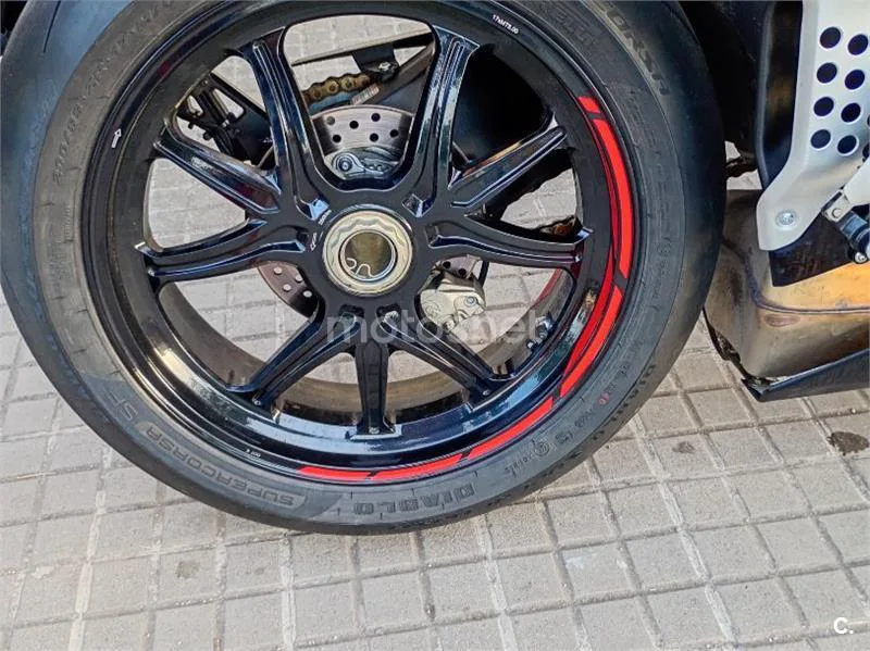 MV Agusta Brutale - Vista 15