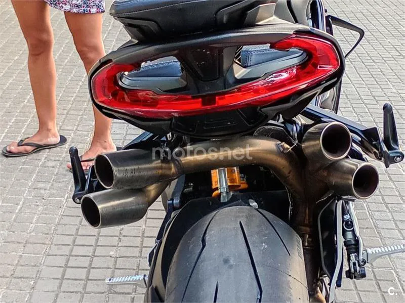 MV Agusta Brutale - Vista 17