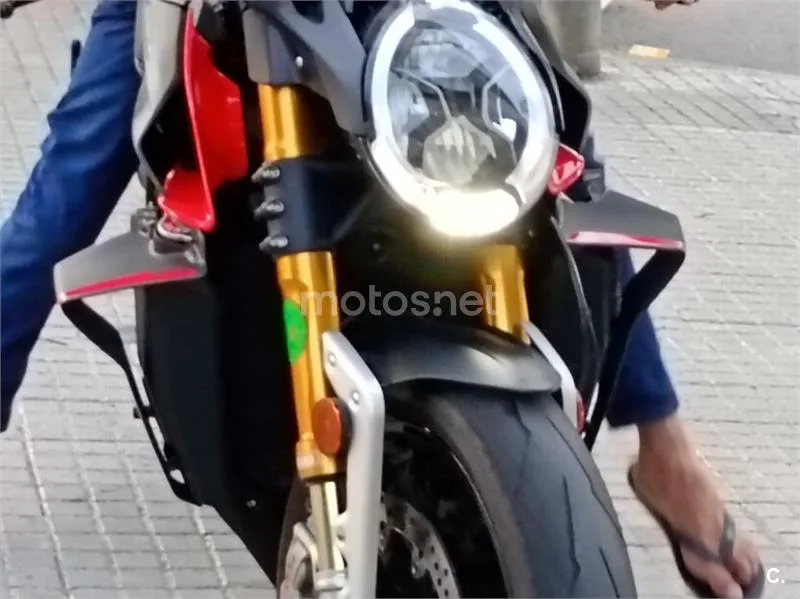 MV Agusta Brutale - Vista 23