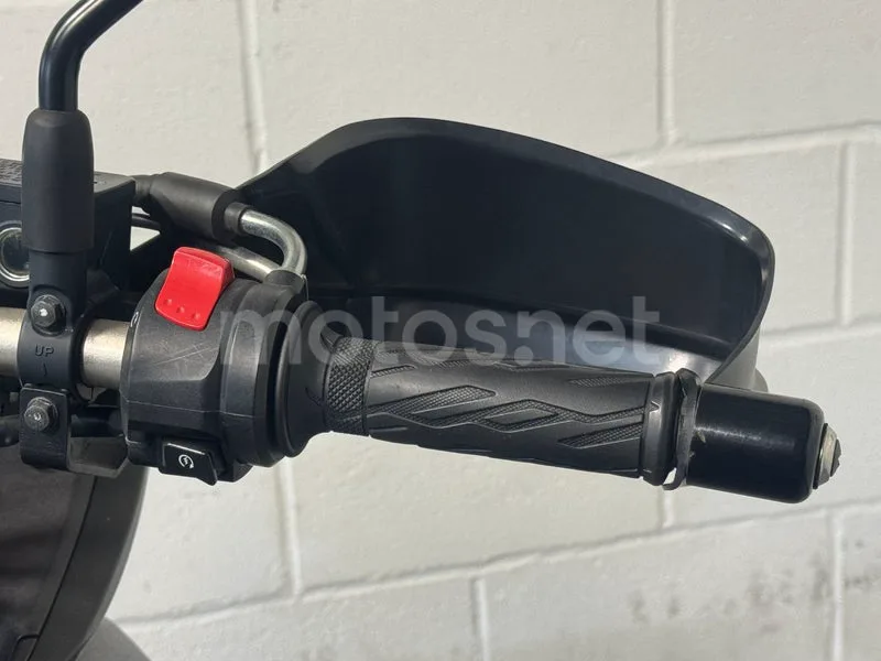Suzuki V-Strom 650 - Vista 8