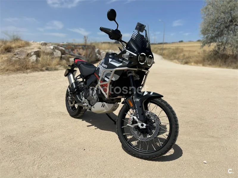Ducati DesertX - Vista 3