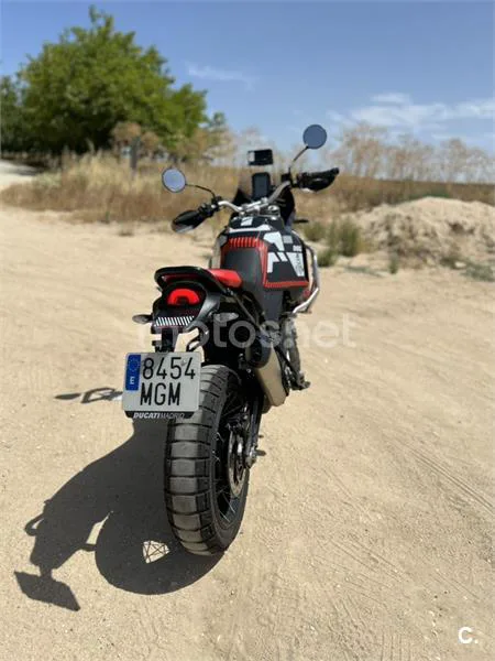 Ducati DesertX - Vista 6