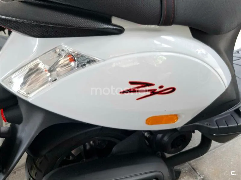 Piaggio Zip 50 4T - Vista 3