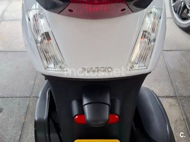 Piaggio Zip 50 4T - Vista 4