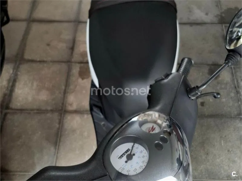 Piaggio Zip 50 4T - Vista 7