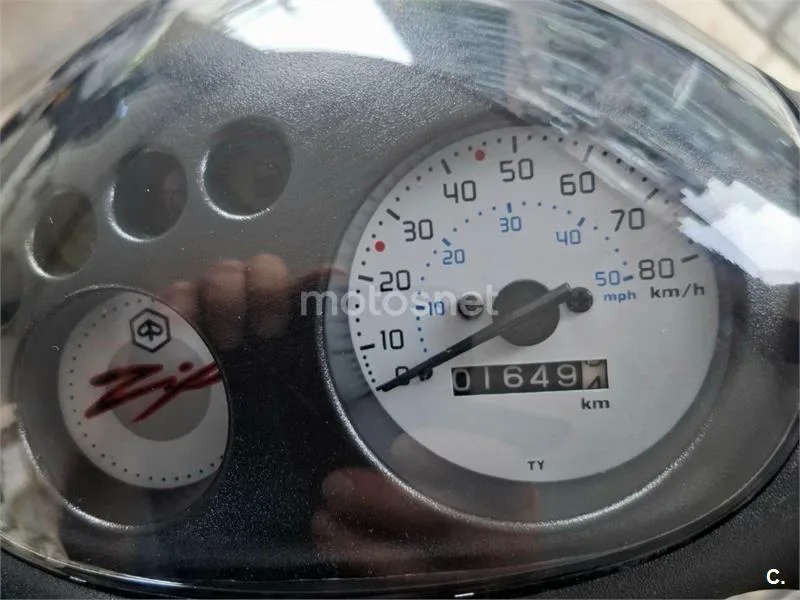 Piaggio Zip 50 4T - Vista 9
