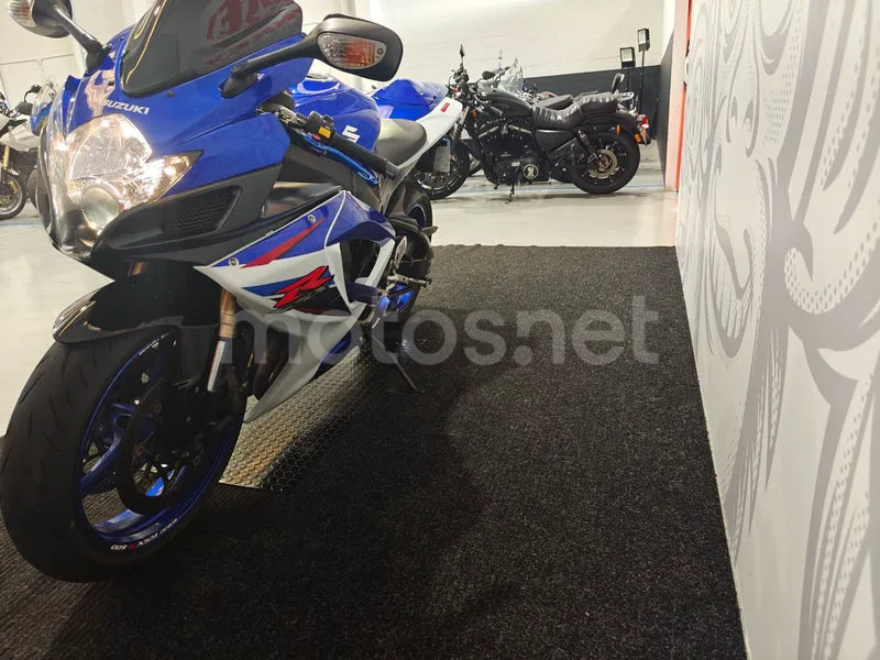 Suzuki GSX-R600 - Vista 7