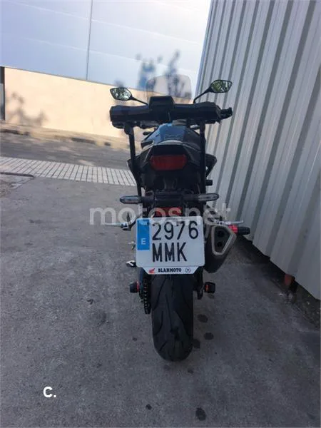 Honda CB750 Hornet - Vista 5