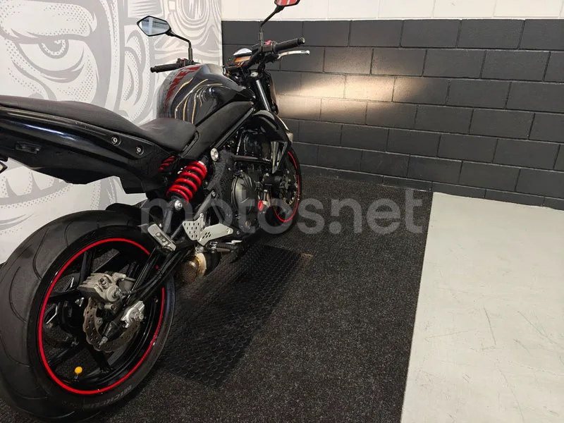 Kawasaki ER-6n - Vista 3