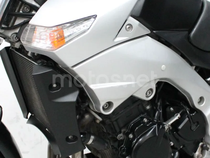 Suzuki GSR600 - Vista 6
