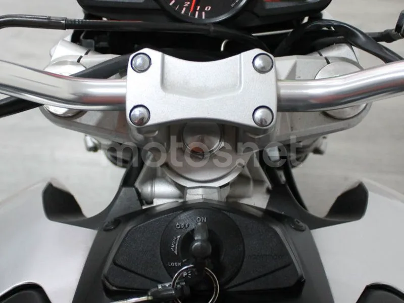 Suzuki GSR600 - Vista 7