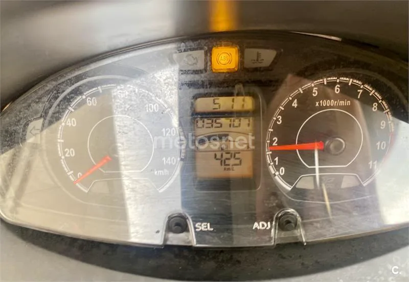 Suzuki Burgman 125 - Vista 5
