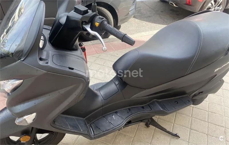 Suzuki Burgman 125 - Vista 6