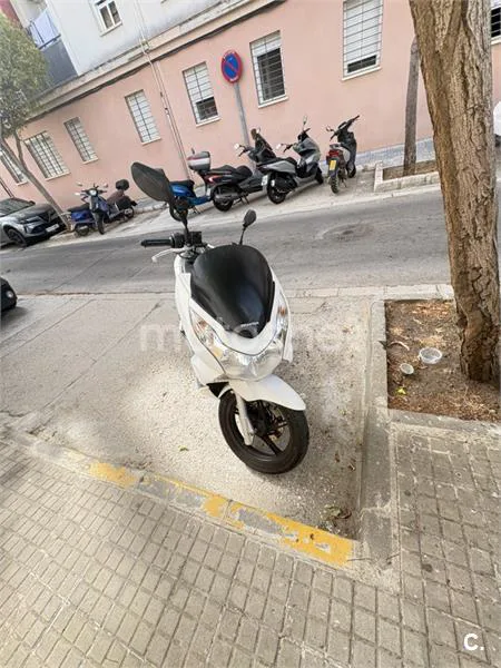 Honda PCX125 - Vista 4