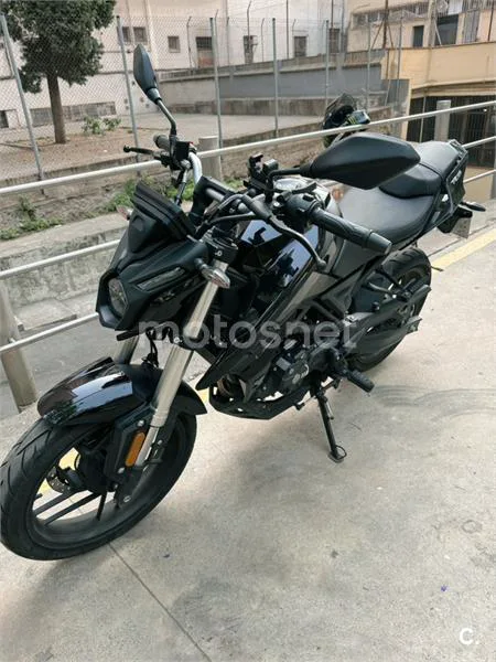 Voge 125R - Vista 3