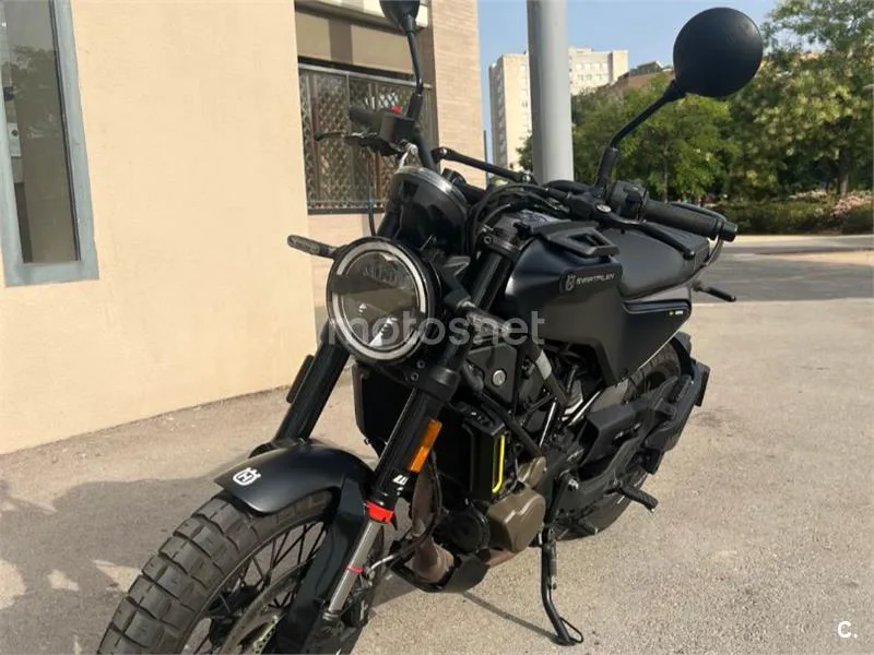 Husqvarna Svartpilen 125 3200 € 2023 Barcelona - 2