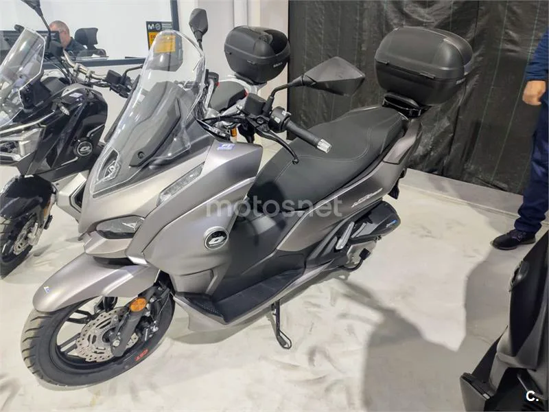 QJ Motor MTX 125 - Vista 8