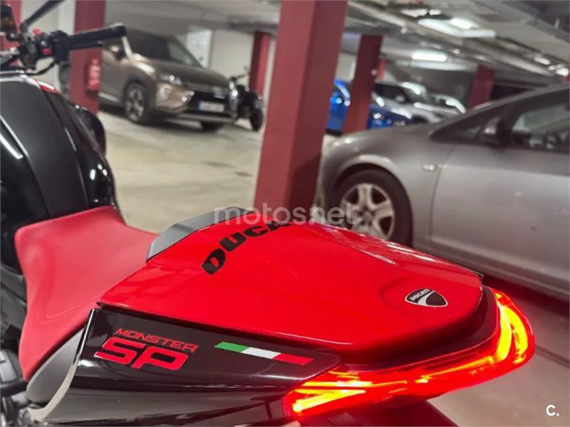 Ducati Monster - Vista 11