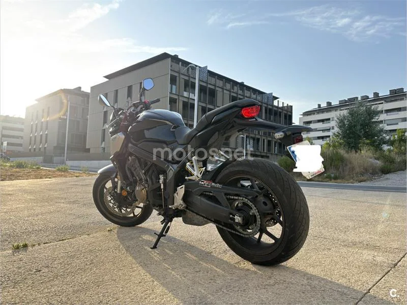 Honda CB650R - Vista 3