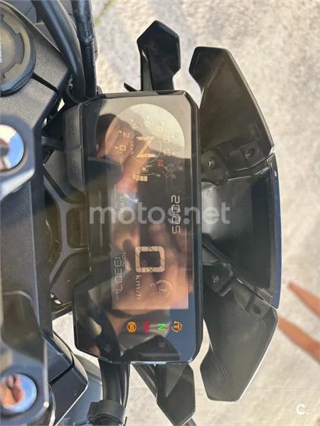 Honda CB650R - Vista 5