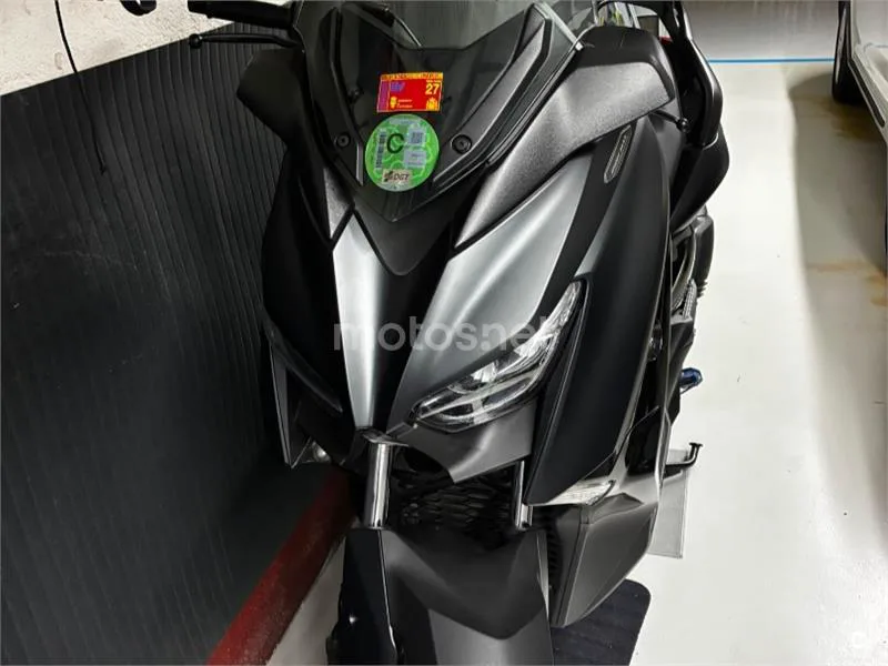 Yamaha XMAX 300 - Vista 3